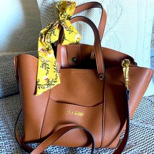 Steve Madden crossbody purse.